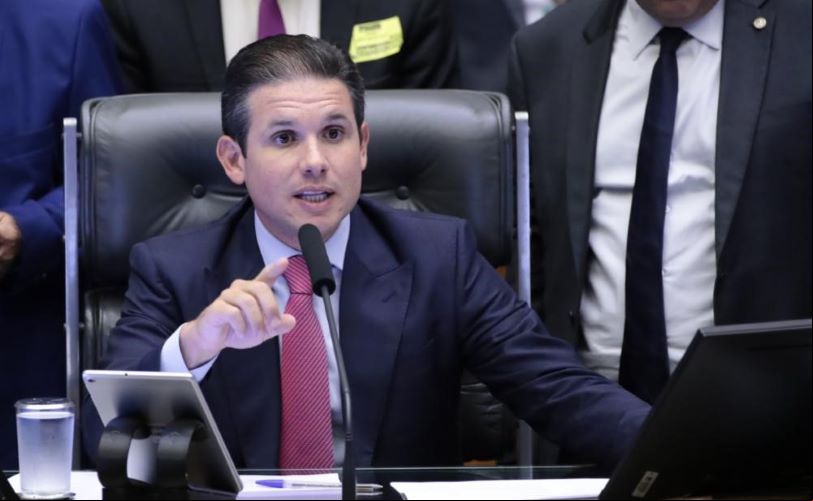 Hugo aciona STF e pede respeito à decisão de deputados sobre Ramagem 