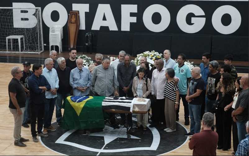Manga atuou com Garrincha, Didi e Nilton Santos no Botafogo.